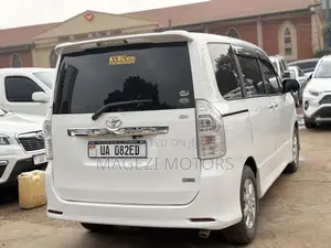 Toyota Noah 2012 White