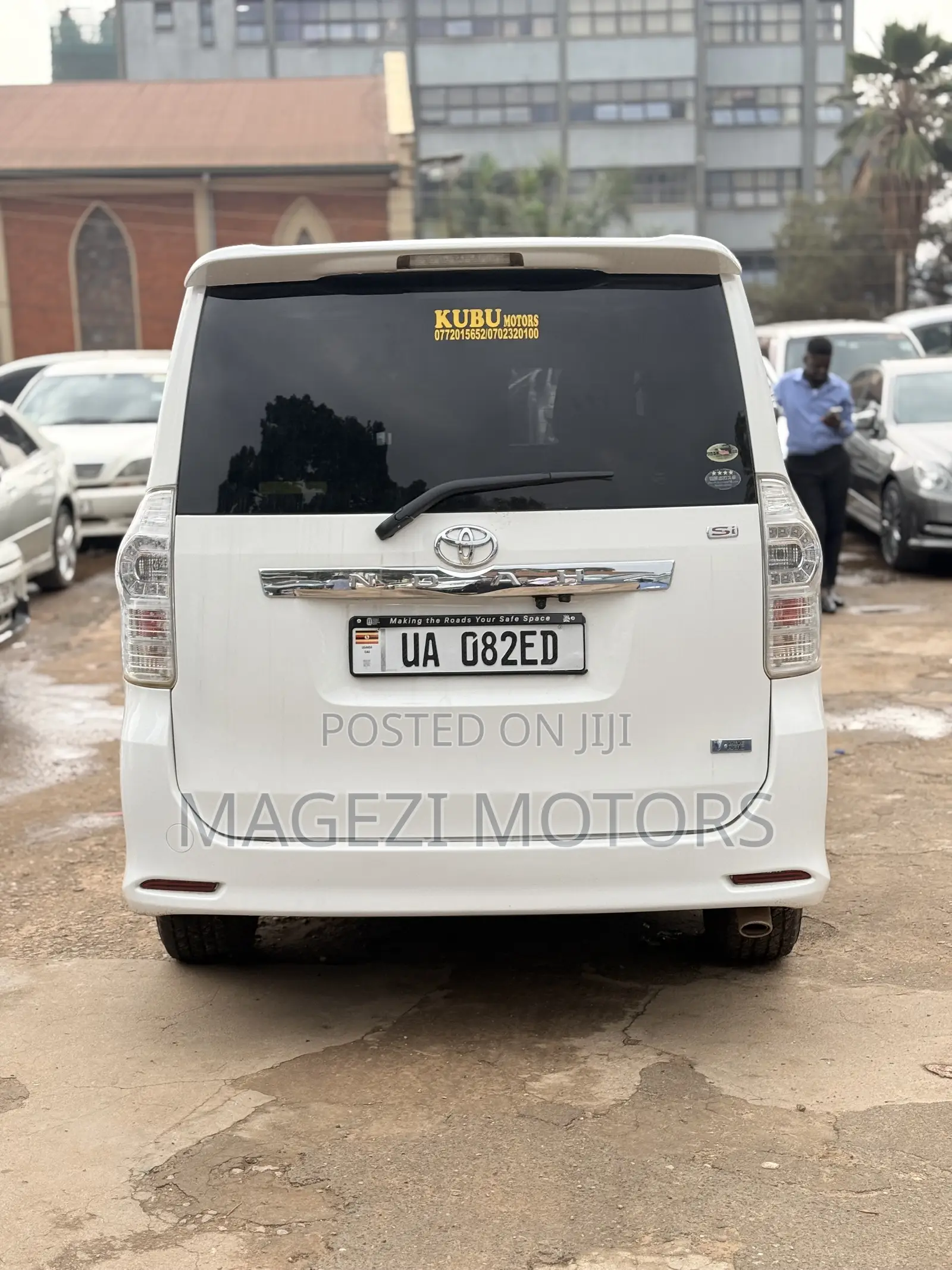 Toyota Noah 2012 White