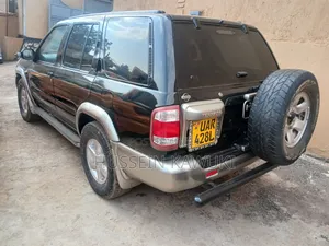 Nissan Terrano 2000 Black