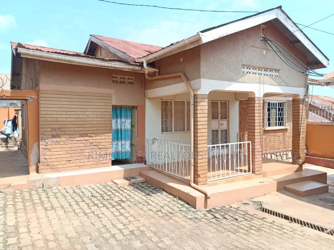 10bdrm Duplex in Mukono TC for sale