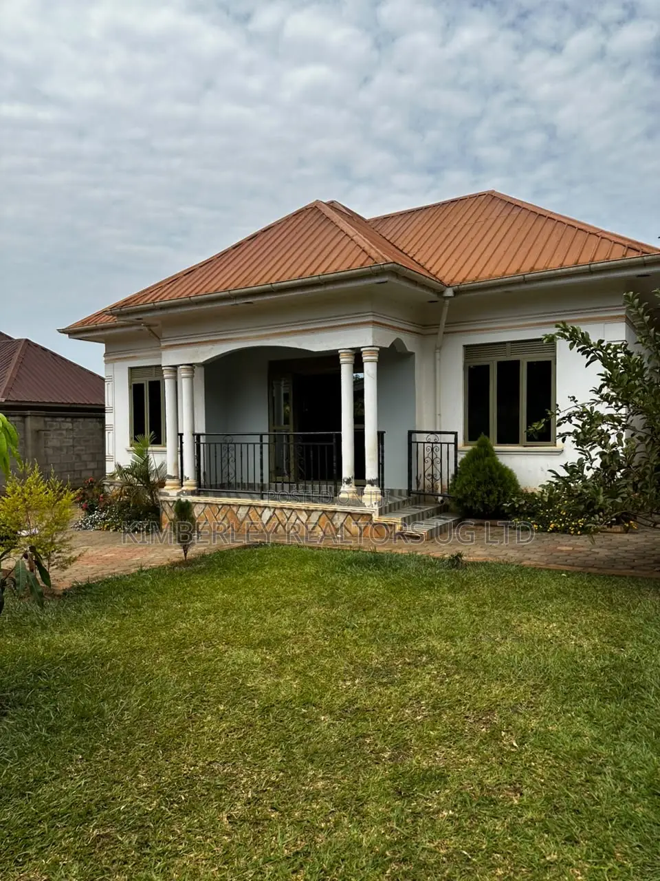 3bdrm House in Division A for sale