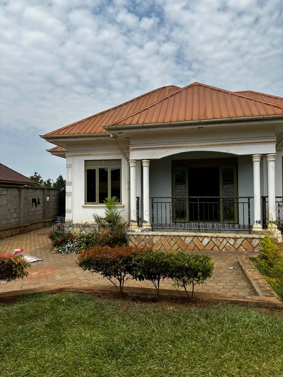 3bdrm House in Division A for sale