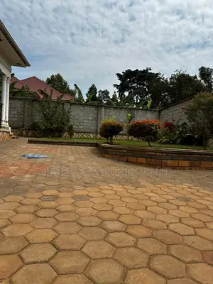 3bdrm House in Division A for sale