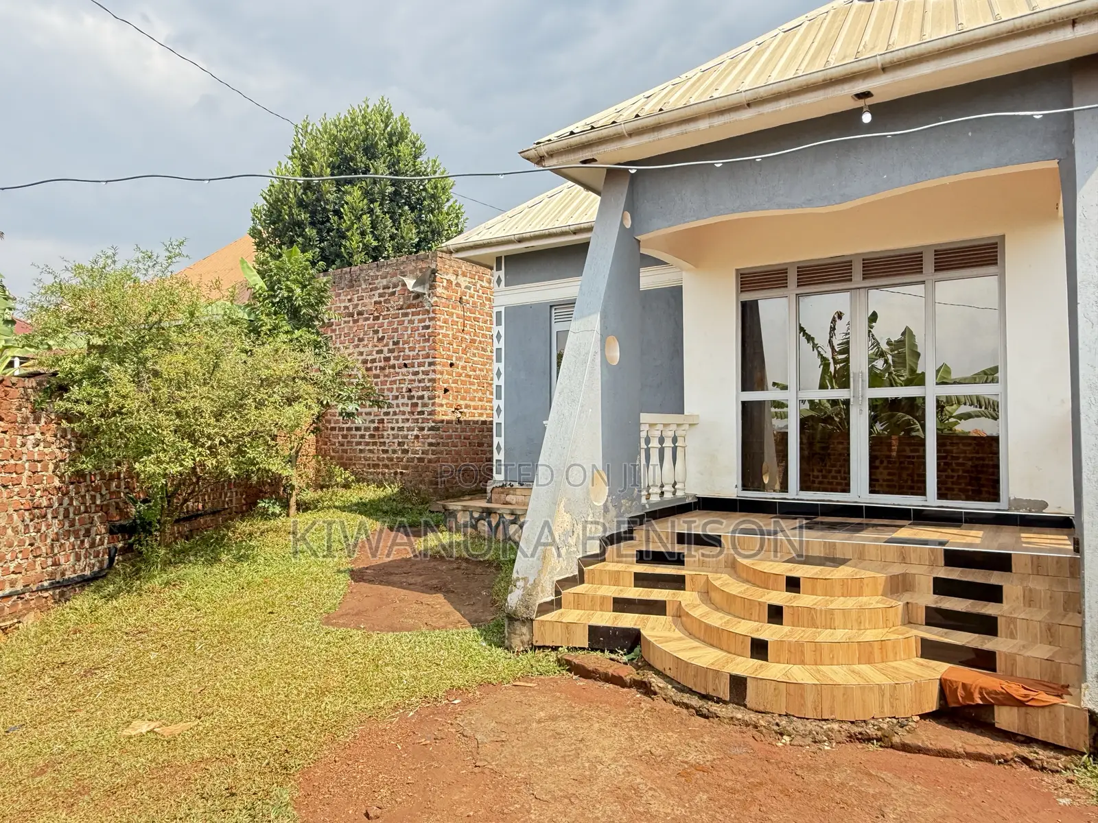 3bdrm Bungalow in Buloba, Central Division for sale