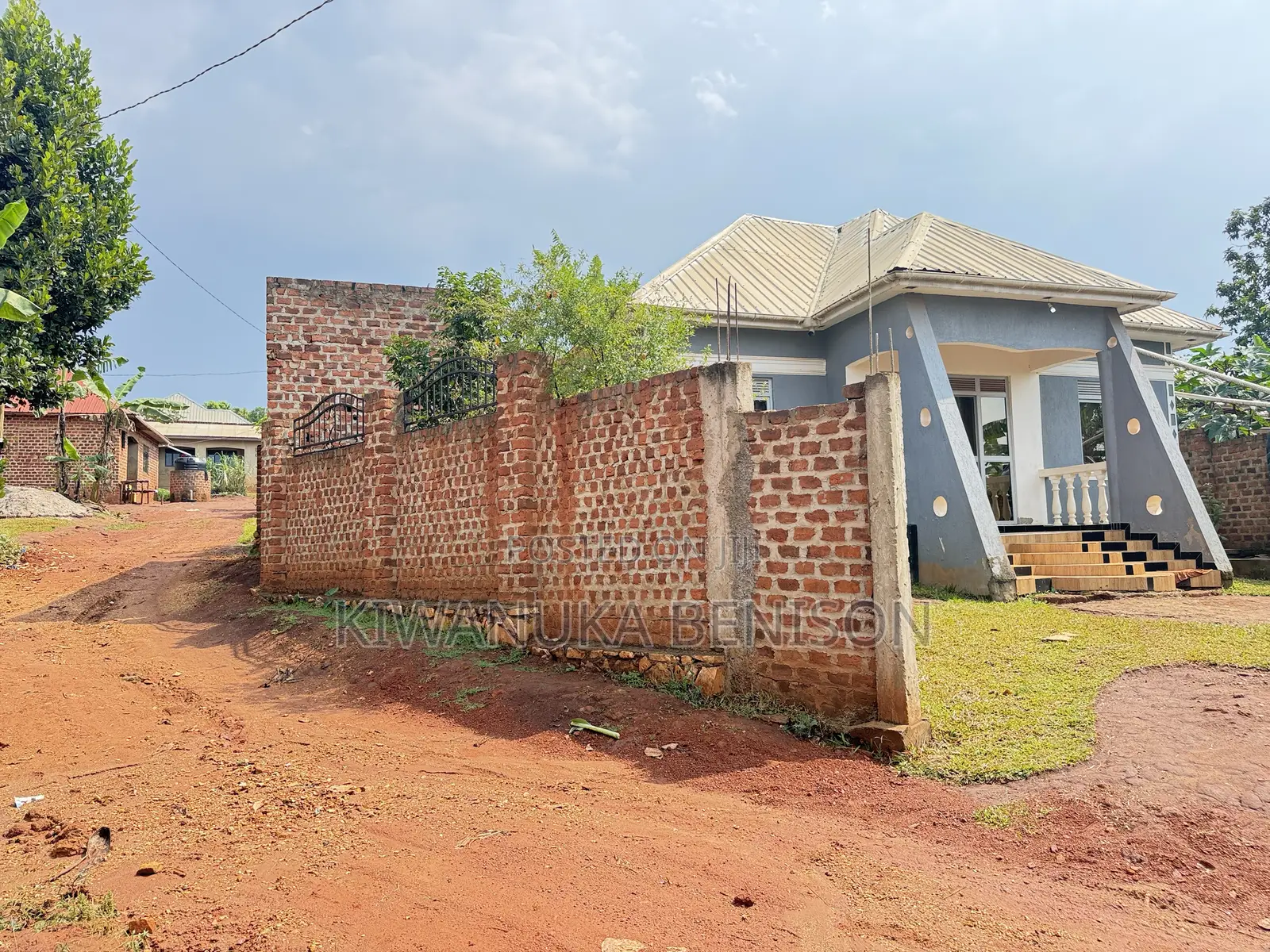 3bdrm Bungalow in Buloba, Central Division for sale