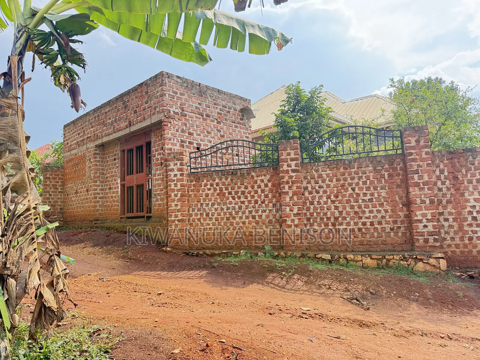 3bdrm Bungalow in Buloba, Central Division for sale