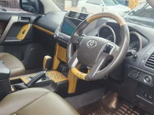 Toyota Land Cruiser Prado 2018 White