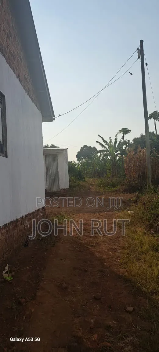 2bdrm House in Sema, Kakiri for sale