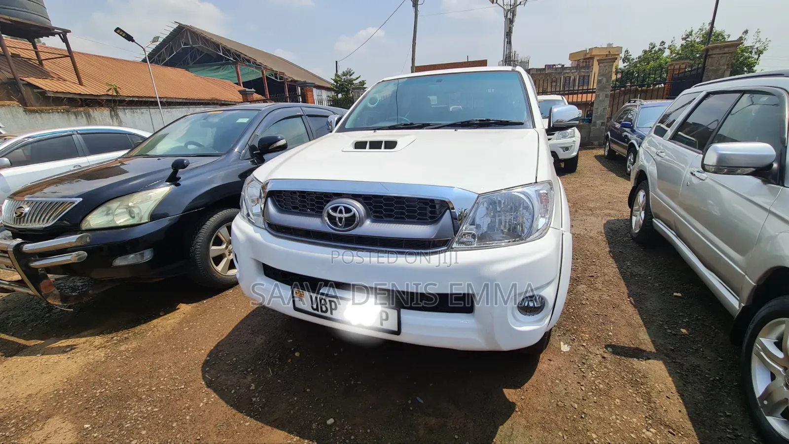 Toyota Hilux 2011 White