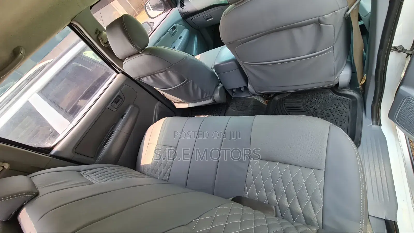 Toyota Hilux 2011 White