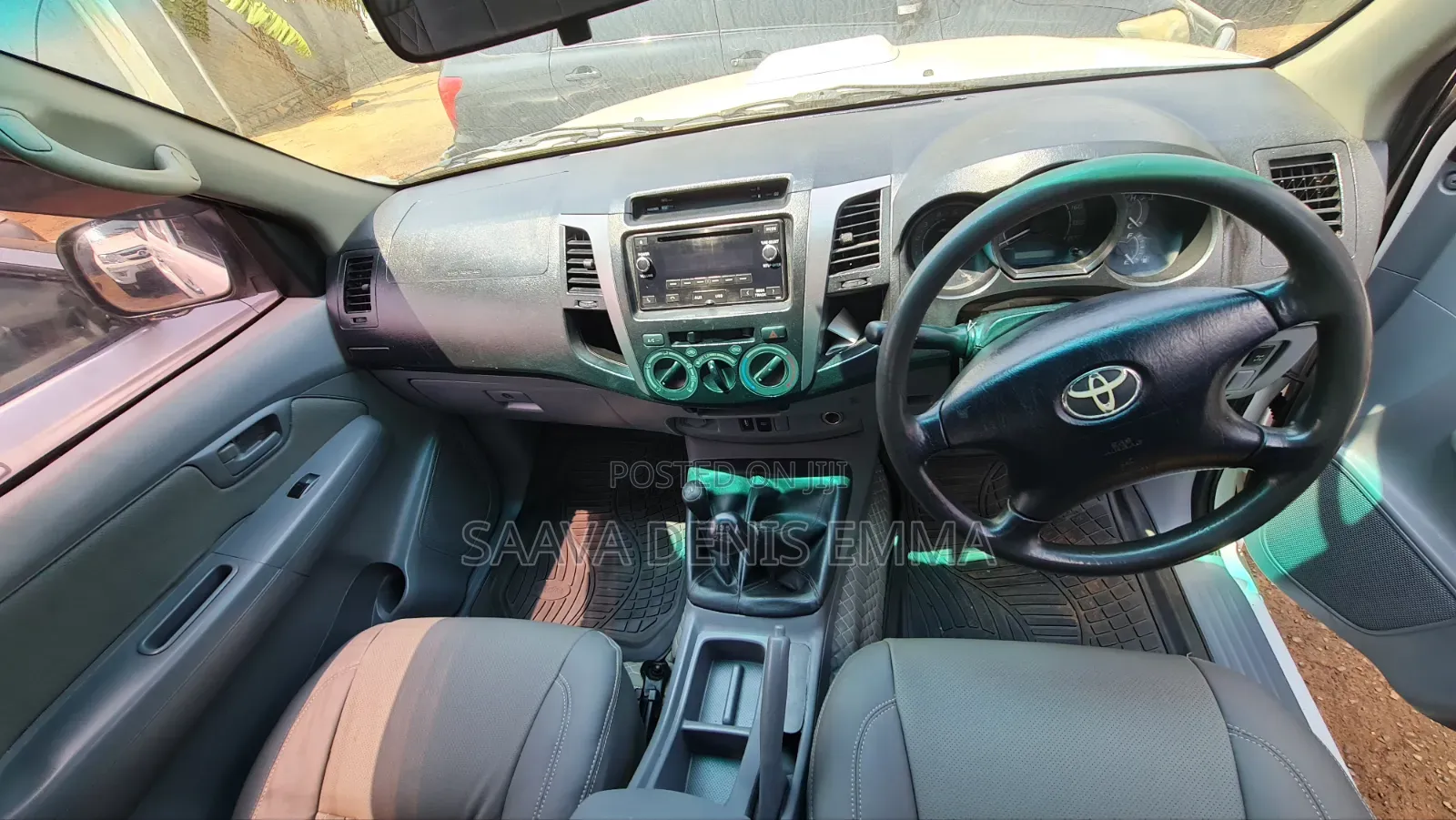 Toyota Hilux 2011 White