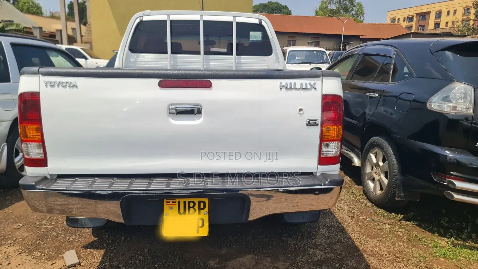 Toyota Hilux 2011 White