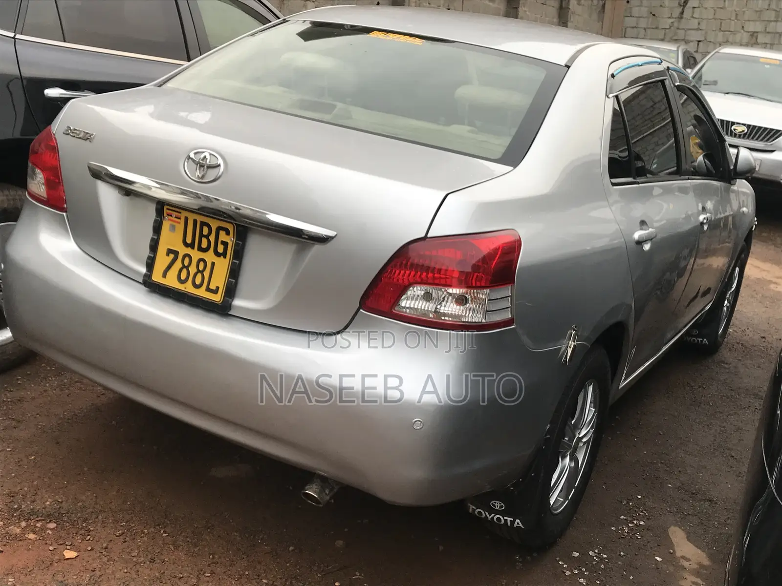 Toyota Belta 2005 Silver