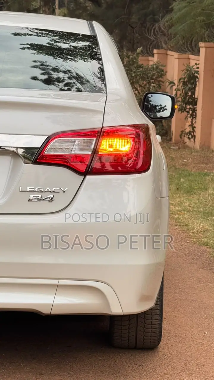 Subaru Legacy 2.5i Premium AWD 2017 White