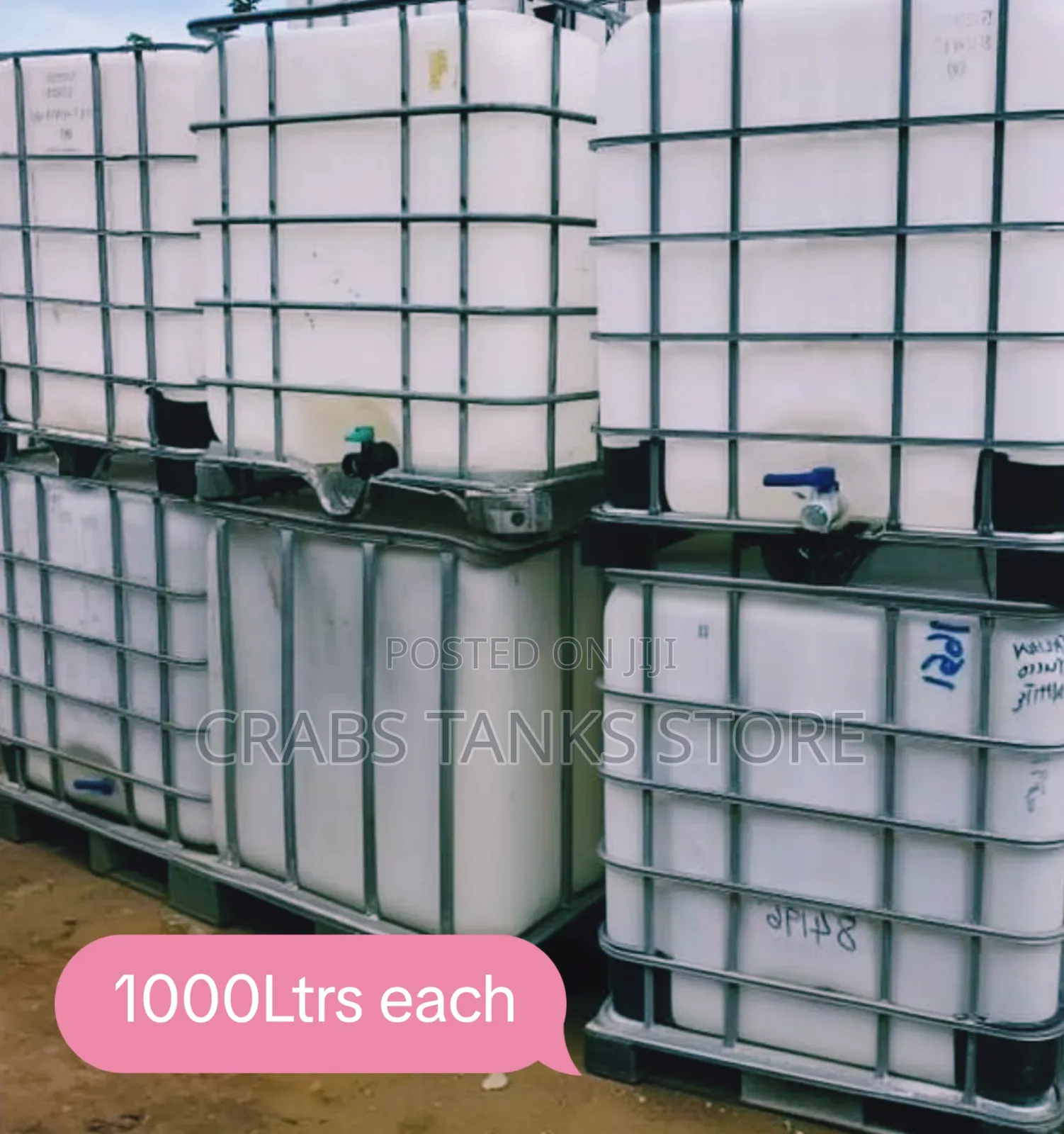 Watar Tank 1000Ltrs White in Colour Has a Cover on the Top