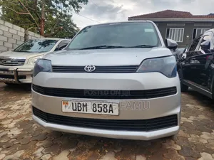 Toyota Porte 2008 Silver