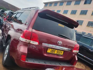 Toyota Land Cruiser 2010 Red