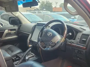 Toyota Land Cruiser 2010 Red