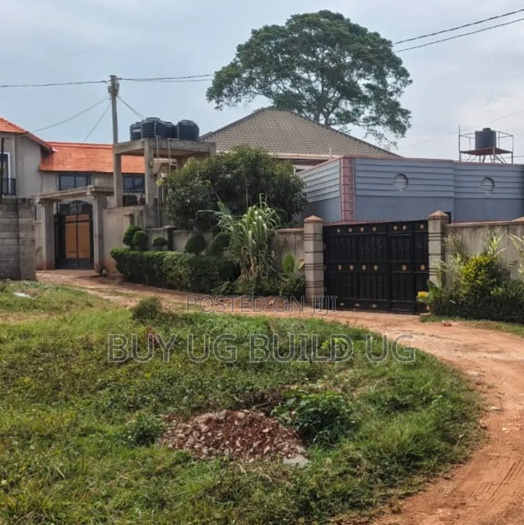 Quick Sale 50ft by 100 Ft Plot for Sale in Namugongo Joggo