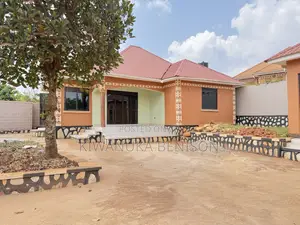 3bdrm Bungalow in Buloba, Central Division for sale