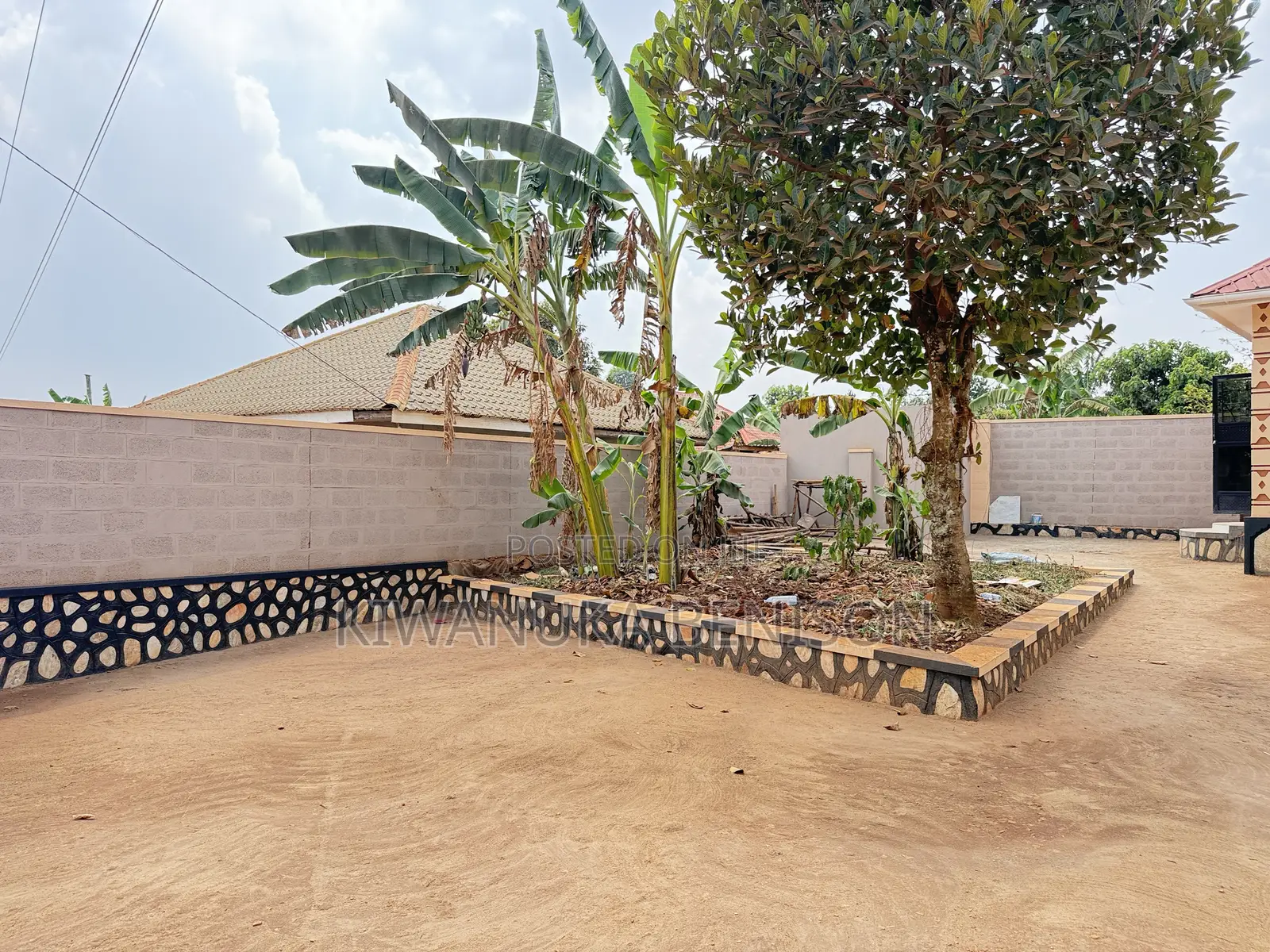 3bdrm Bungalow in Buloba, Central Division for sale