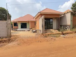 3bdrm Bungalow in Buloba, Central Division for sale