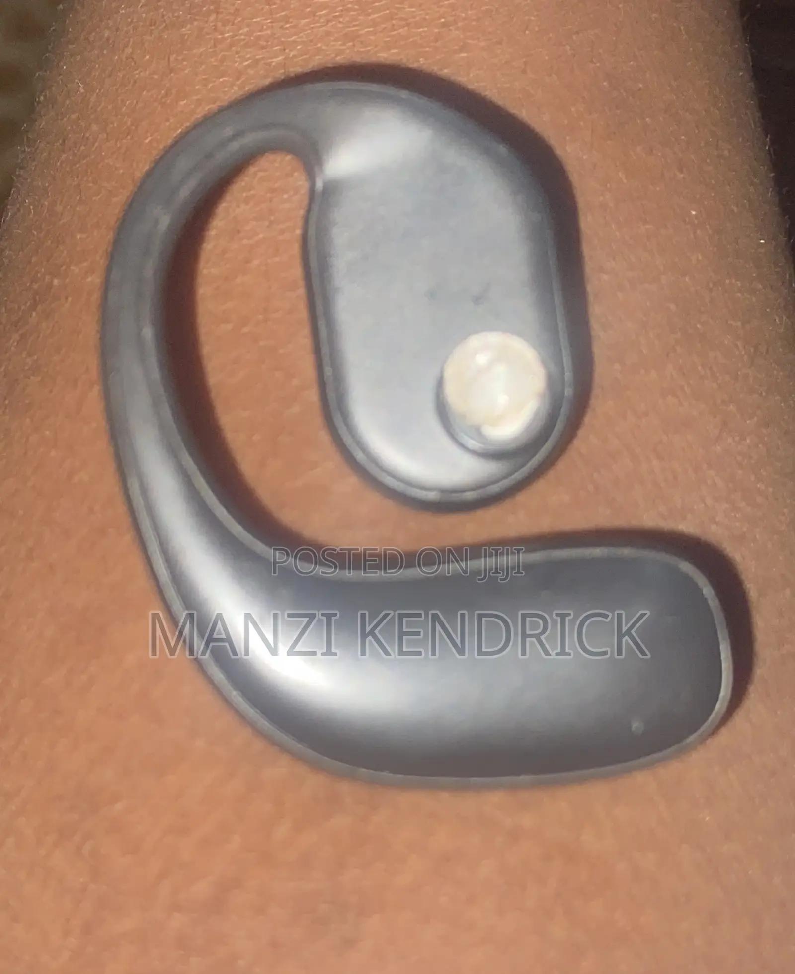 Earbuds Good Sound and Long Lasting Battery