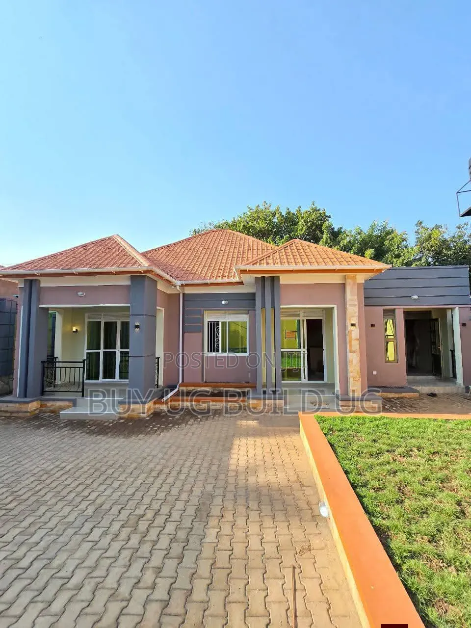4bdrm Bungalow in Kampala - Makindye, Central Division for sale