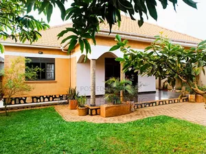3bdrm Bungalow in Seeta Bajjo, Central Division for sale