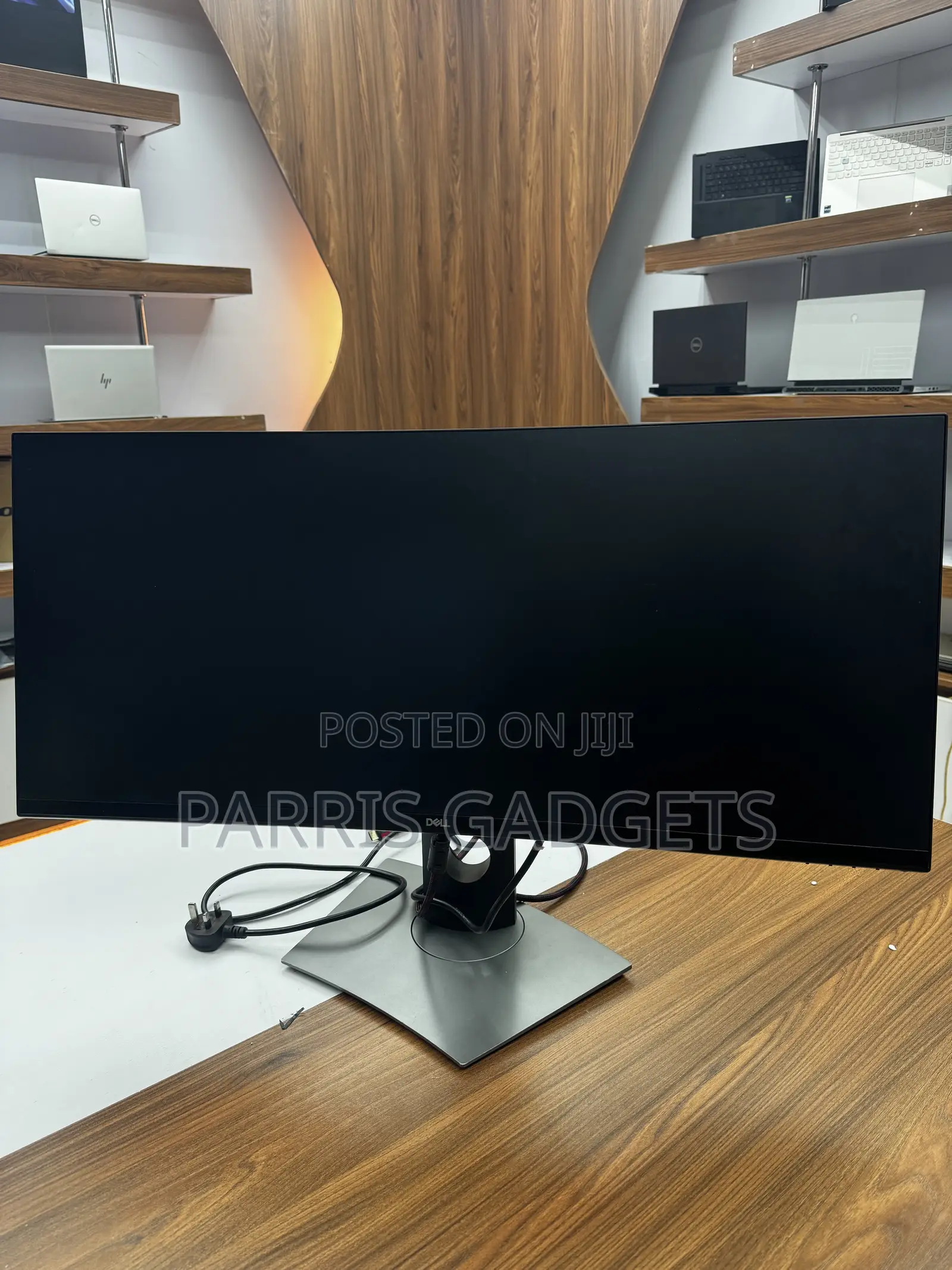Dell 43”inch IPS Curved Monitor