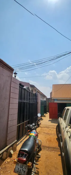 Furnished 6bdrm Room & Parlour in Katooke Estate, Wakiso / Wakiso