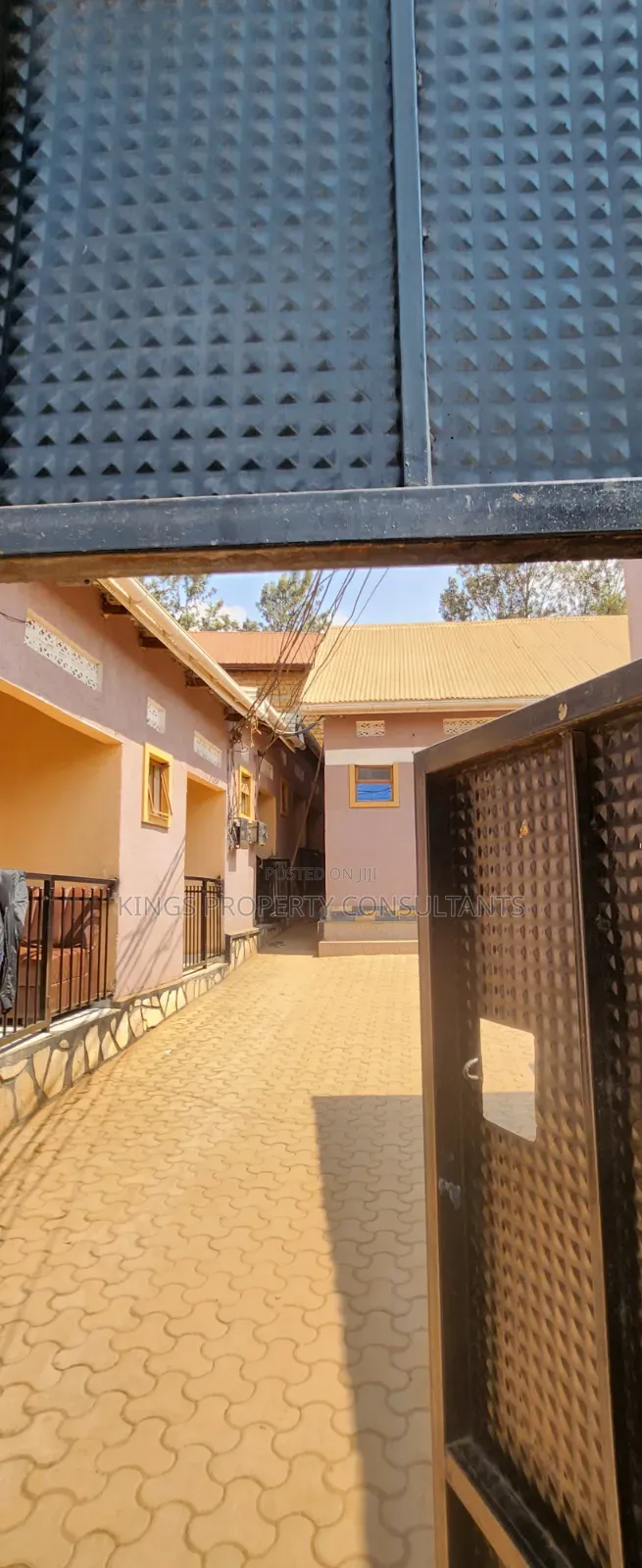 Furnished 6bdrm Room & Parlour in Katooke Estate, Wakiso / Wakiso