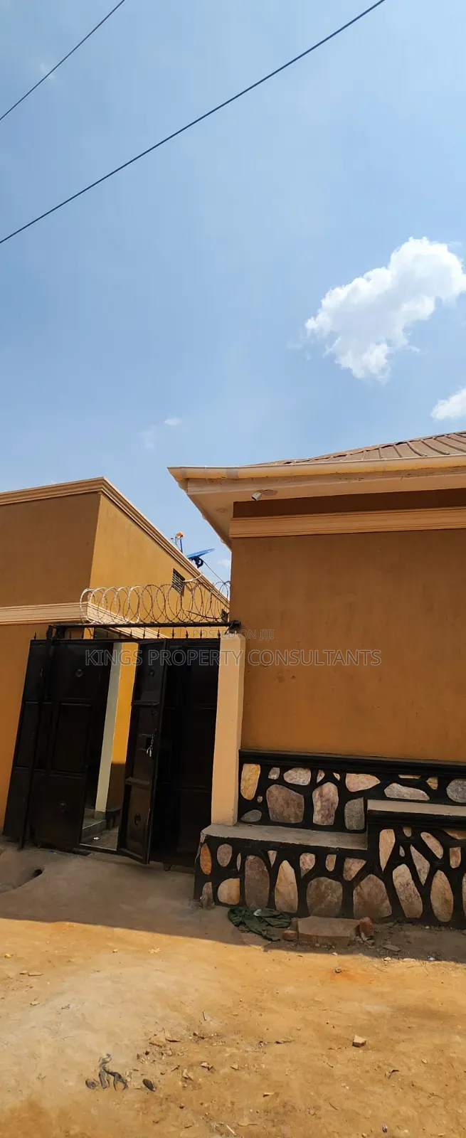 Furnished 4bdrm Penthouse in Katooke Estate, Wakiso / Wakiso for sale