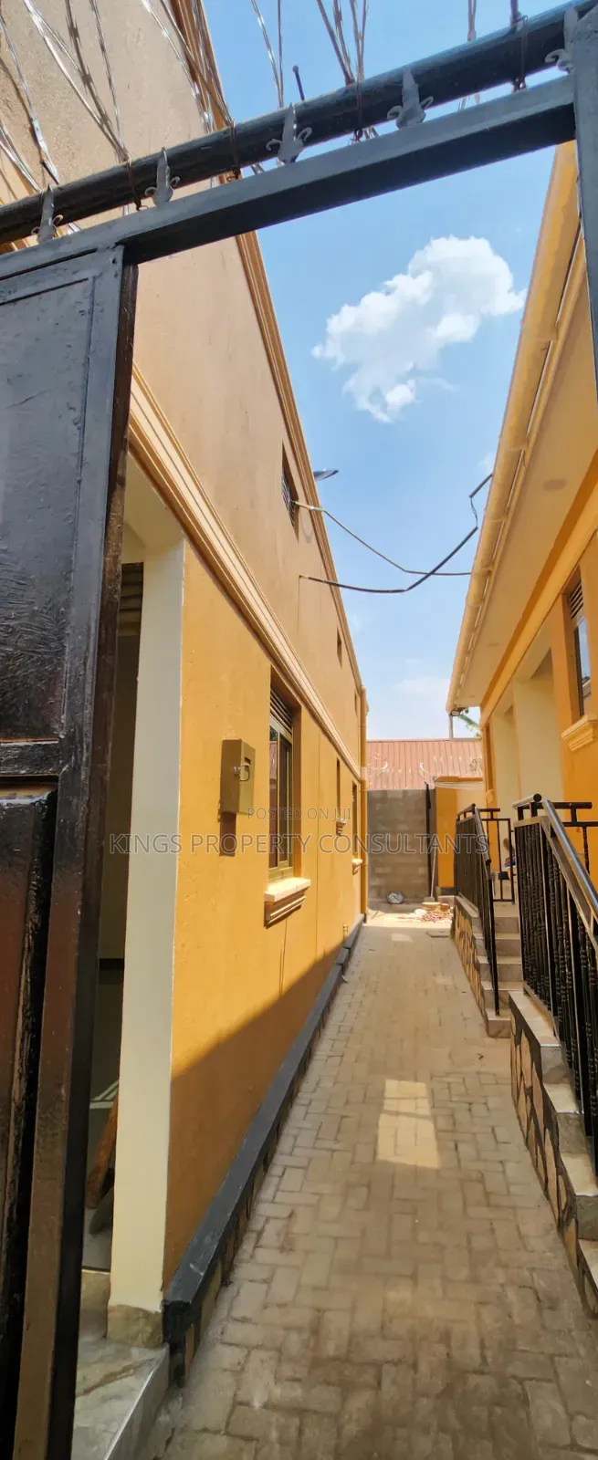 Furnished 4bdrm Penthouse in Katooke Estate, Wakiso / Wakiso for sale