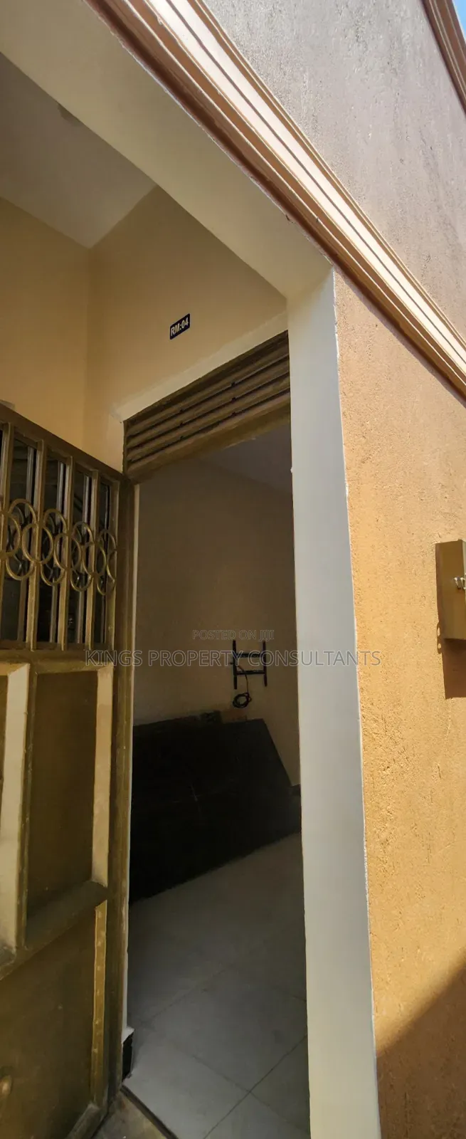 Furnished 4bdrm Penthouse in Katooke Estate, Wakiso / Wakiso for sale