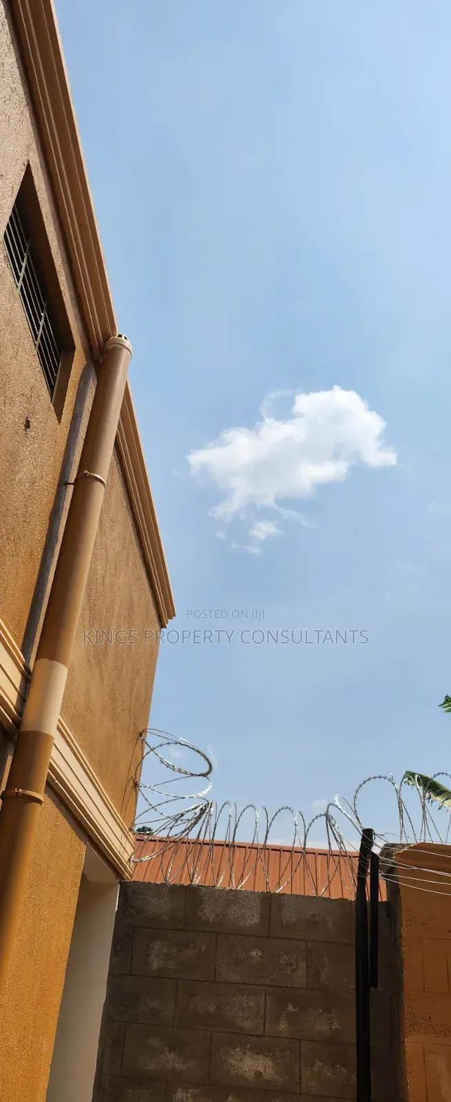 Furnished 4bdrm Penthouse in Katooke Estate, Wakiso / Wakiso for sale