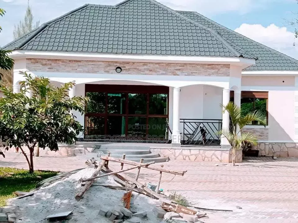 4bdrm Apartment in Bunga Estate, Central Division for rent