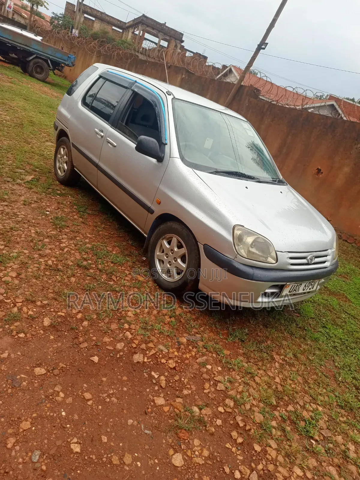 Toyota Raum 1999 Silver