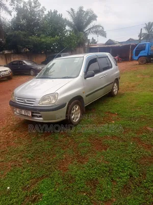 Toyota Raum 1999 Silver