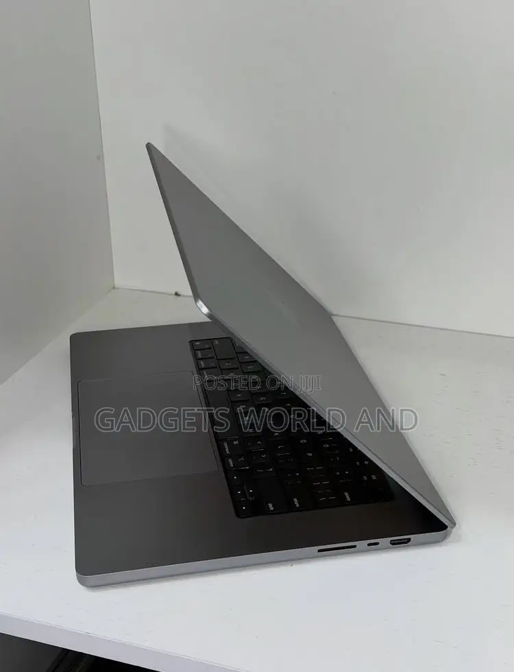 Laptop Apple MacBook Pro 16GB Apple M1 Pro SSD 1T