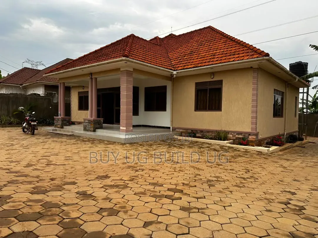 5bdrm Bungalow in Matugga Town, Division B for sale