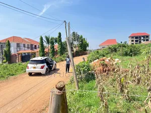 KIRA PLOT FOR SALE 50by100 With Title 65m