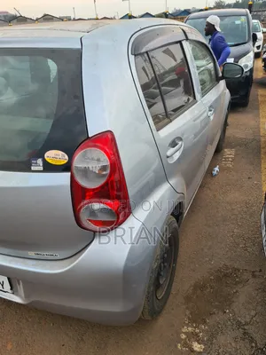 Toyota Passo 2011 Silver