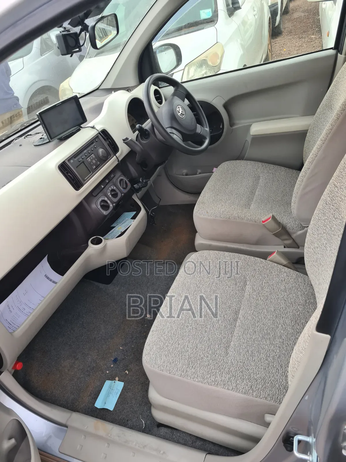 Toyota Passo 2011 Silver