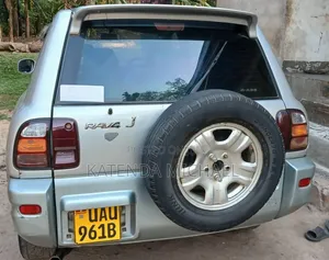 Toyota RAV4 Base FWD 2001 Silver