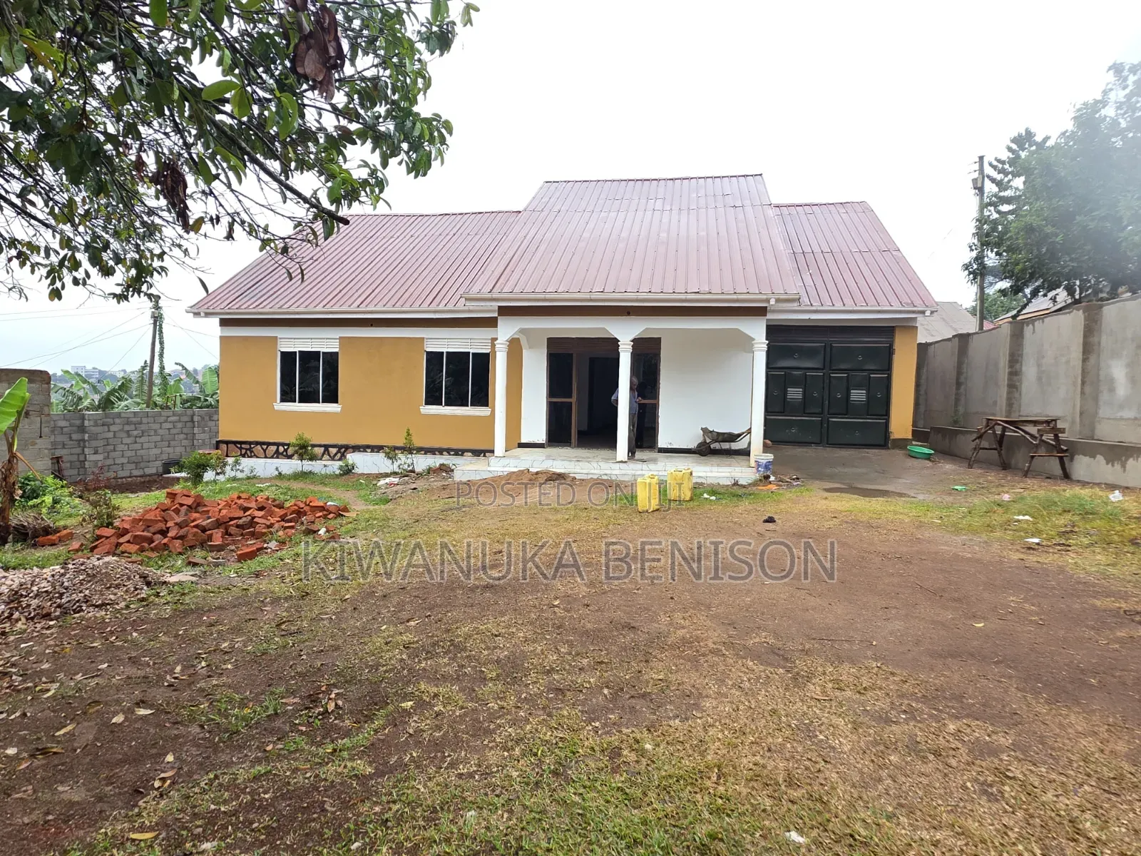 3bdrm House in Kitemu, Central Division for sale