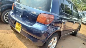 Toyota Vitz 2005 Blue