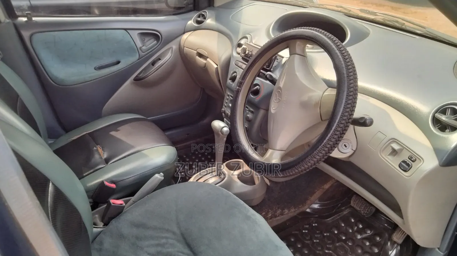 Toyota Vitz 2005 Blue