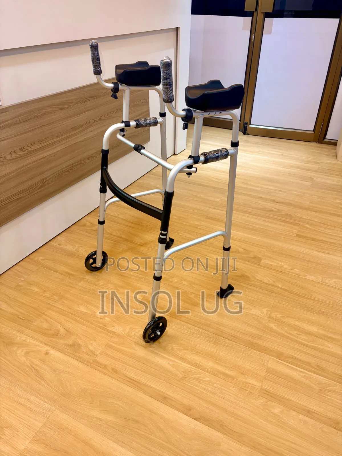 Foldable Stand Up Walking With Armrest Pad