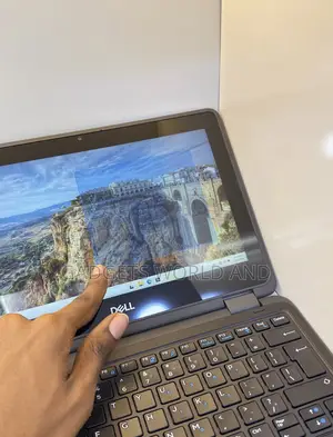 Laptop Dell Latitude 3190 2-in-1 4GB Intel Celeron SSD 128GB